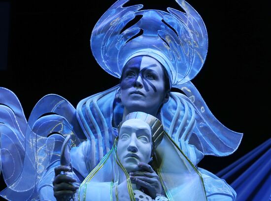 Dress rehearsal of "Noye's Fludde" opera