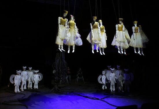 Dress rehearsal of "Noye's Fludde" opera