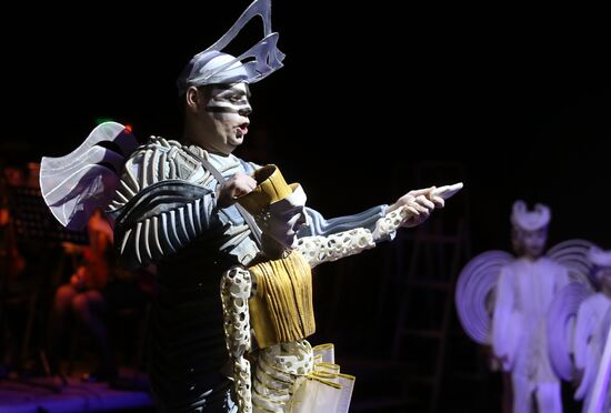 Dress rehearsal of "Noye's Fludde" opera