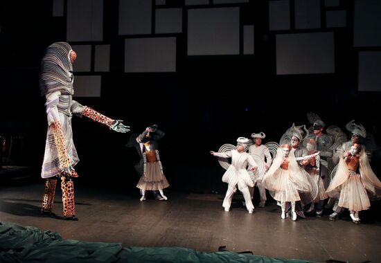 Dress rehearsal of "Noye's Fludde" opera