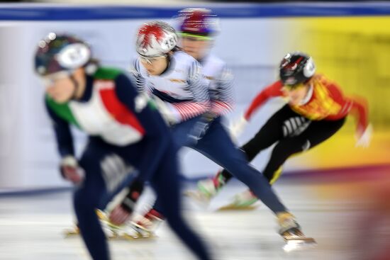 2016–17 ISU Short Track Speed Skating World Cup. Day One