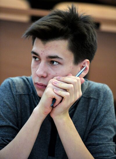 "Come and Solve!" nation-wide physics test in Vladivostok