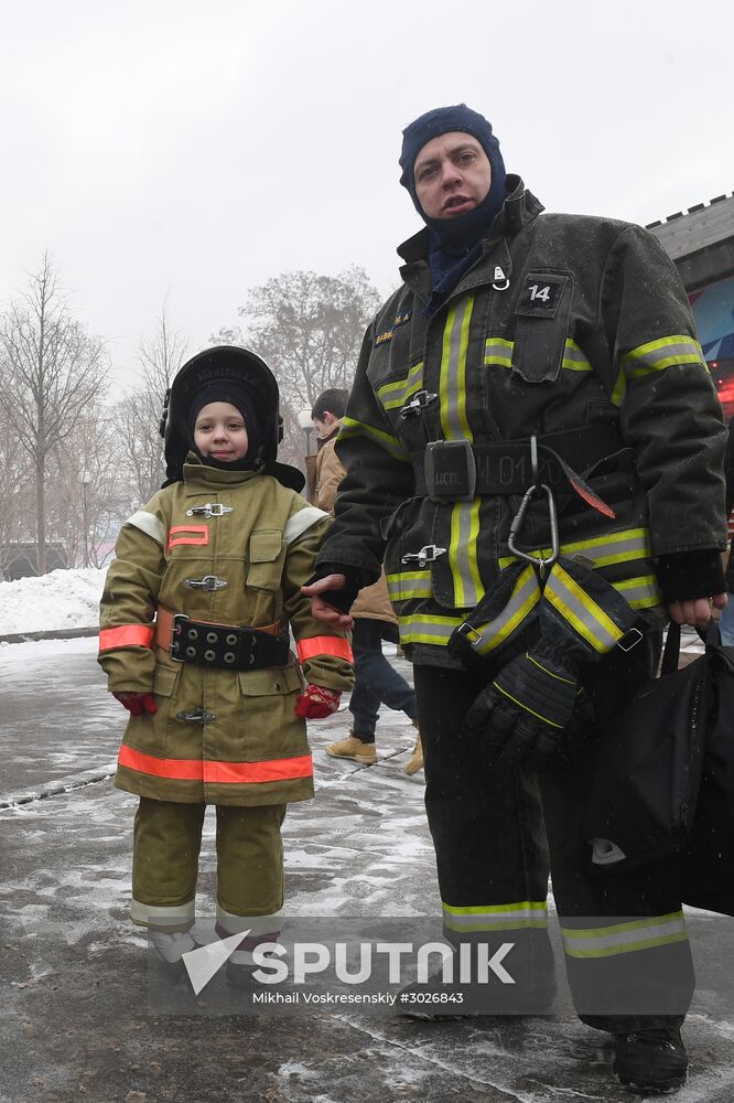 "Russian Emergencies Ministry for Healthy Lifestyle" flashmob