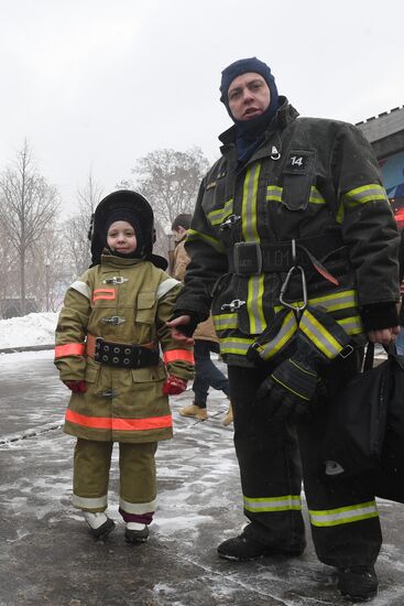 "Russian Emergencies Ministry for Healthy Lifestyle" flashmob