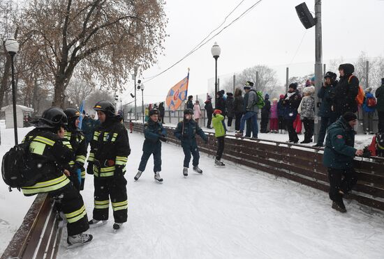 "Russian Emergencies Ministry for Healthy Lifestyle" flashmob