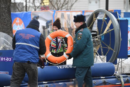 "Russian Emergencies Ministry for Healthy Lifestyle" flashmob