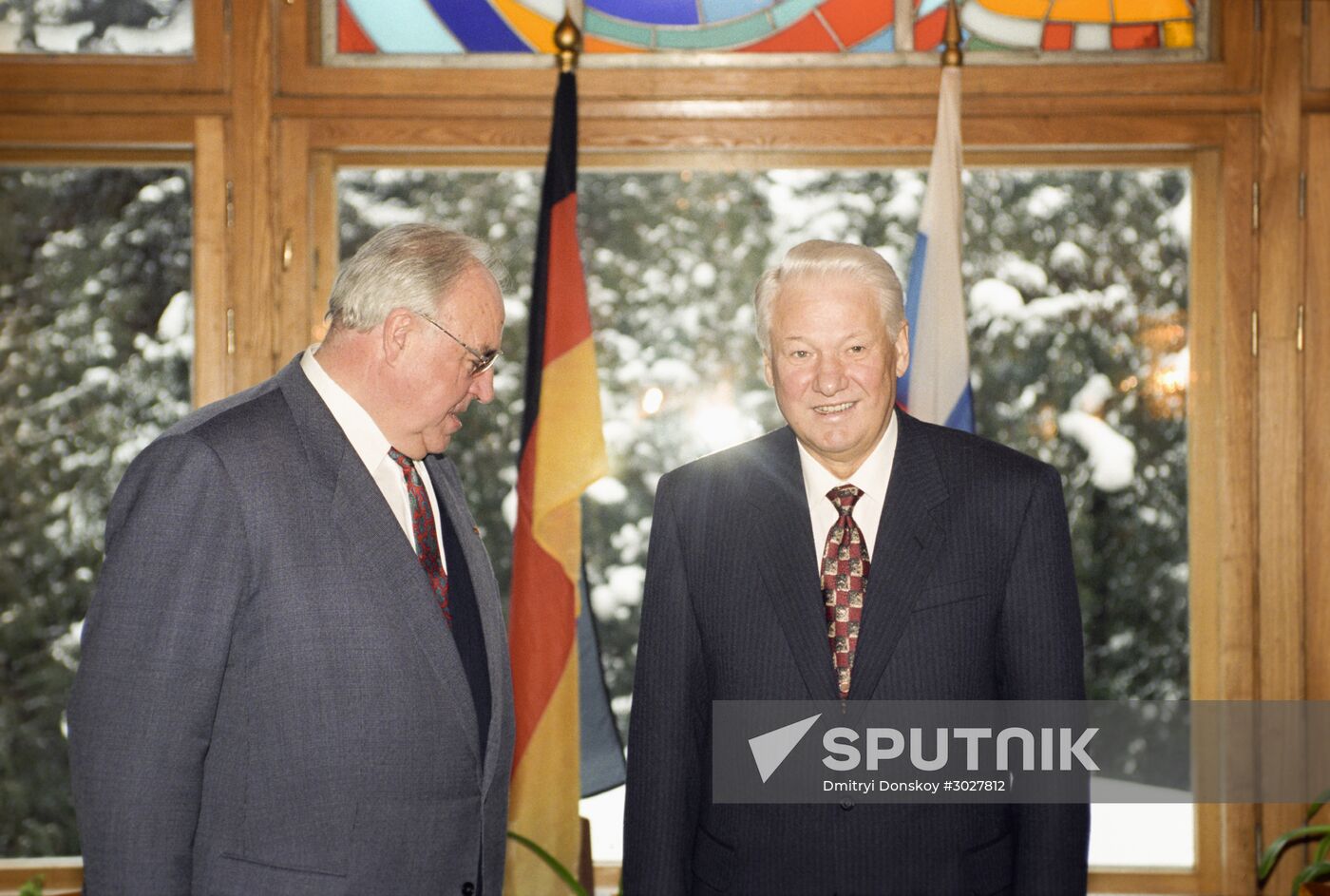German Chancellor Helmut Kohl and Russian President Boris Yeltsin