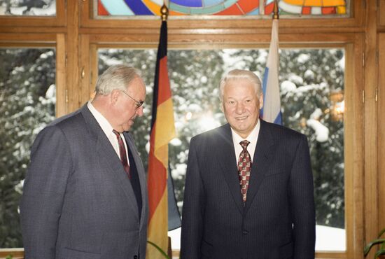 German Chancellor Helmut Kohl and Russian President Boris Yeltsin