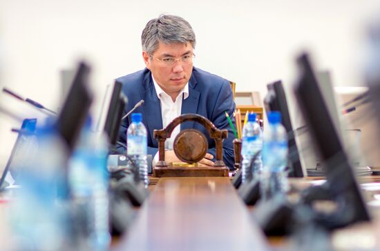 Acting Head of the Republic of Buryatia Alexei Tsydenov meets with chiefs of media outlets