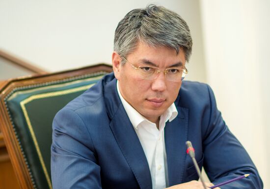 Acting Head of the Republic of Buryatia Alexei Tsydenov meets with chiefs of media outlets