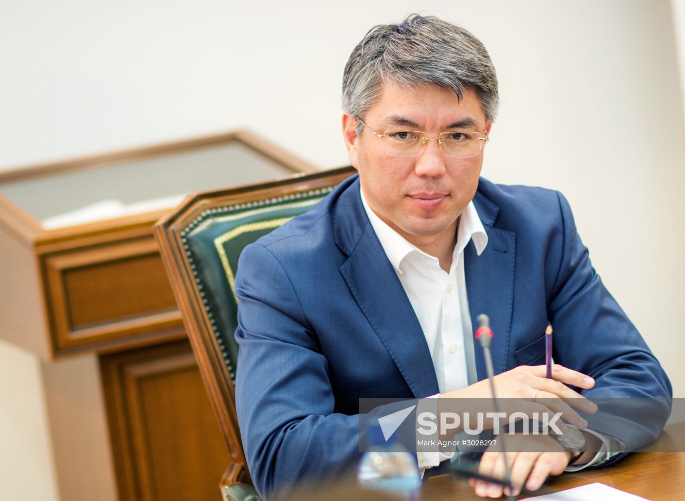 Acting Head of the Republic of Buryatia Alexei Tsydenov meets with chiefs of media outlets
