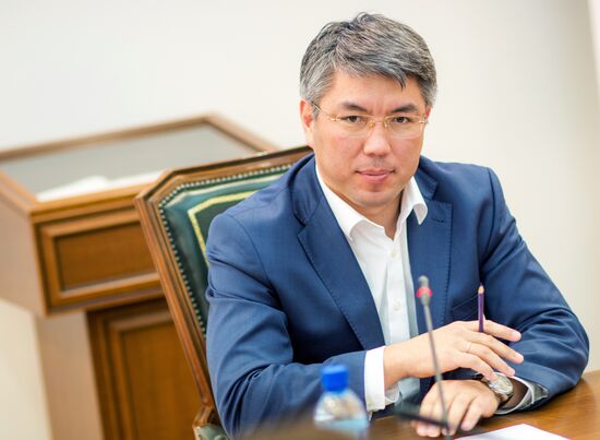 Acting Head of the Republic of Buryatia Alexei Tsydenov meets with chiefs of media outlets