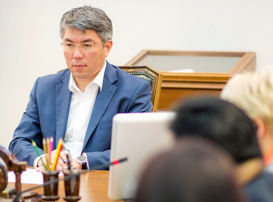Acting Head of the Republic of Buryatia Alexei Tsydenov meets with chiefs of media outlets
