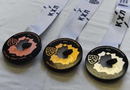 Manufacturing Kontinental Hockey League medals