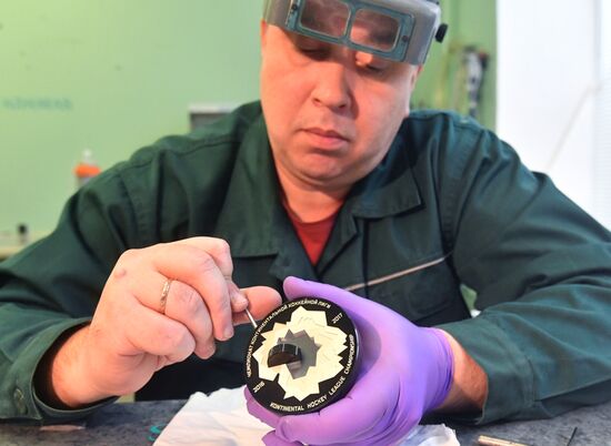 Manufacturing Kontinental Hockey League medals