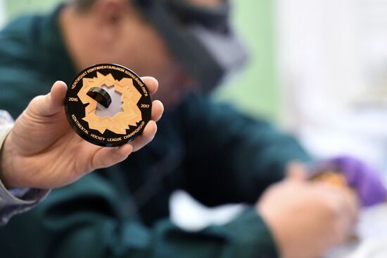 Manufacturing Kontinental Hockey League medals