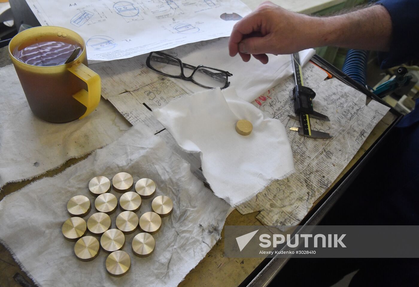 Manufacturing Kontinental Hockey League medals