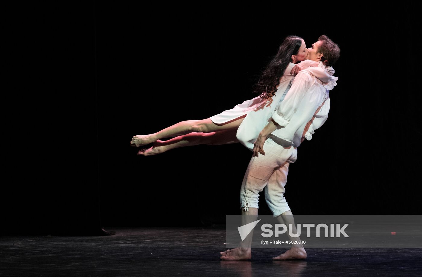 Dancing About Love ballet night at Russian Academic Youth Theater