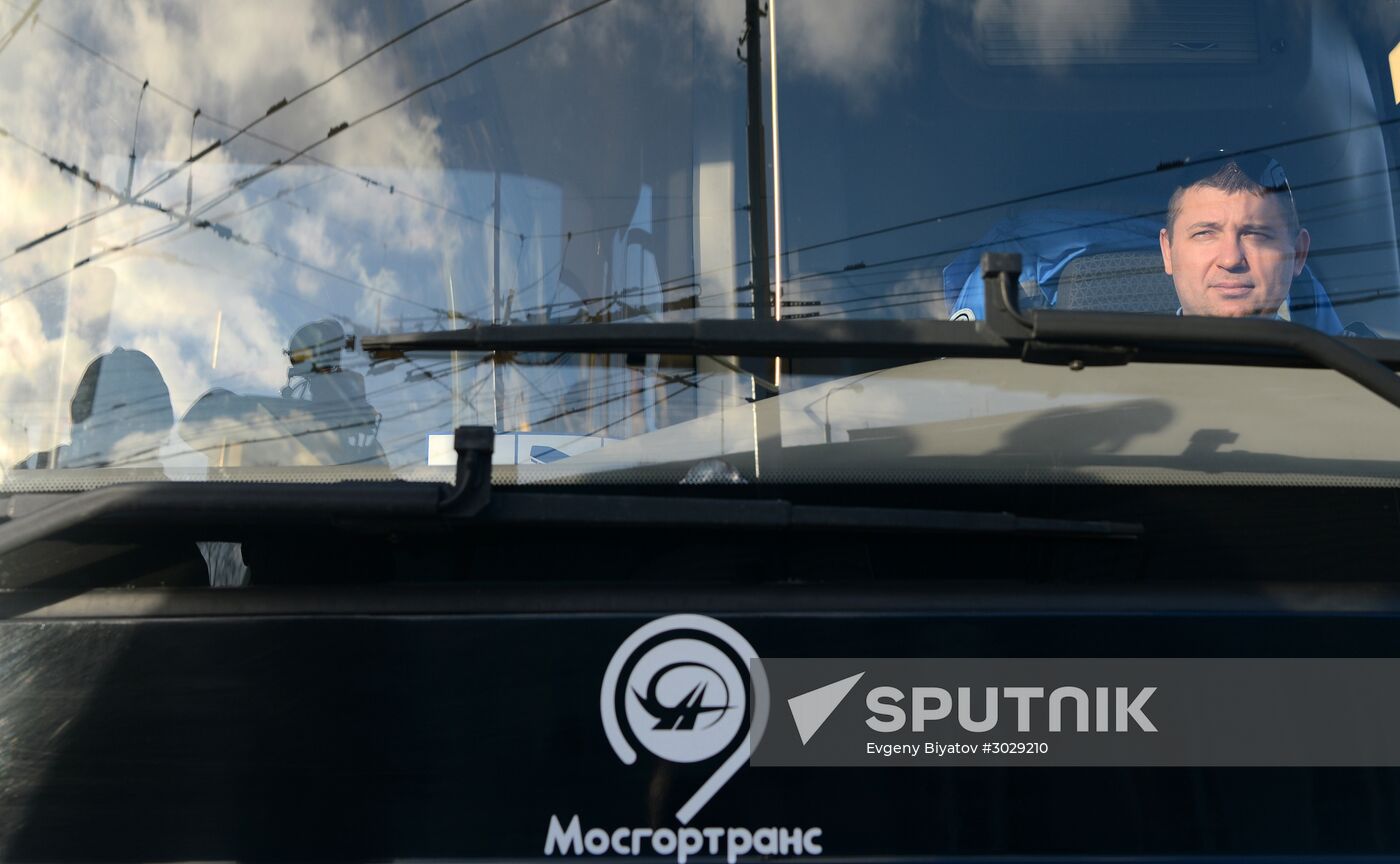 Russian electric bus begins operation in Moscow