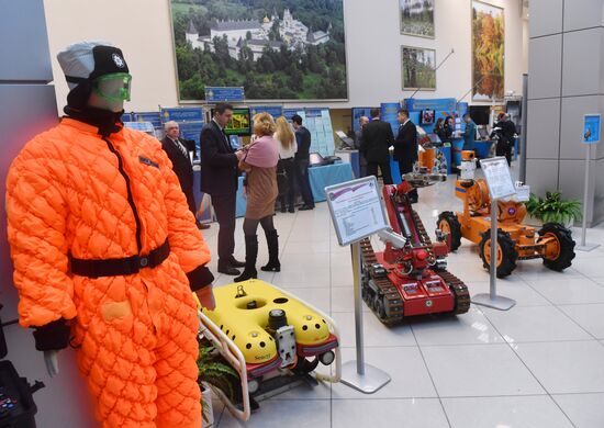 Exhibition of survival equipment