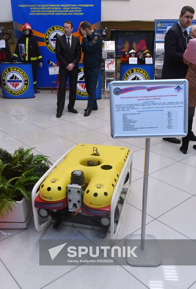 Exhibition of survival equipment
