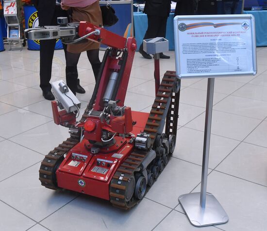 Exhibition of survival equipment