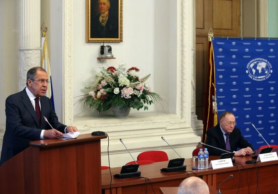 Foreign Minister Sergei Lavrov meets with students and staff of Foreign Ministry's Diplomatic Academy