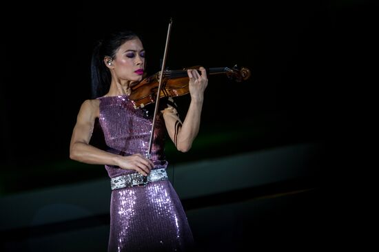 Vanessa Mae gives concert