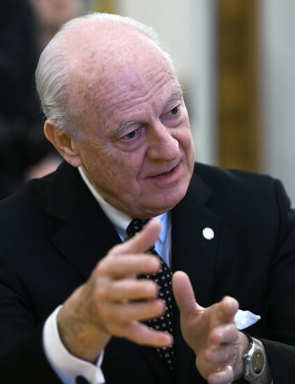 Sergei Lavrov meets with Staffan de Mistura