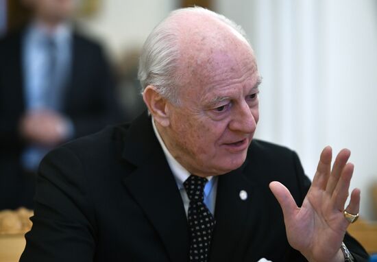 Sergei Lavrov meets with Staffan de Mistura