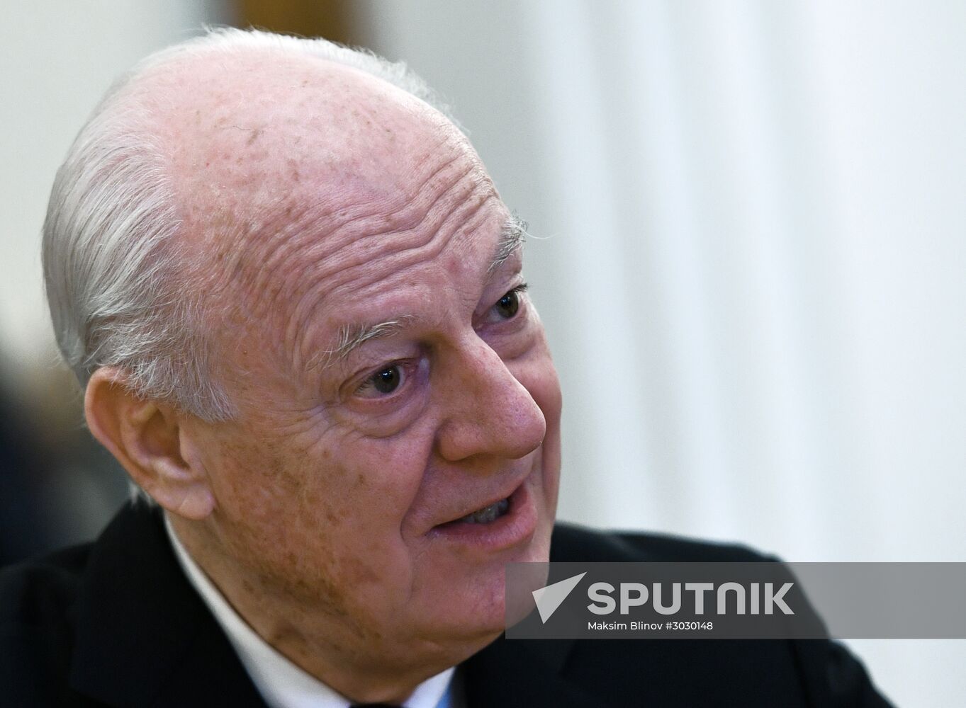 Sergei Lavrov meets with Staffan de Mistura