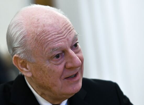 Sergei Lavrov meets with Staffan de Mistura