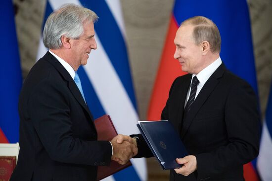 Russian President Vladimir Putin meets with President of Uruguay Tabaré Vazquez