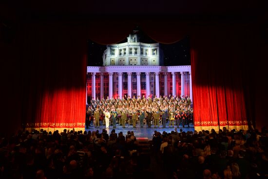 New performers at Alexandrov Dance and Song Company