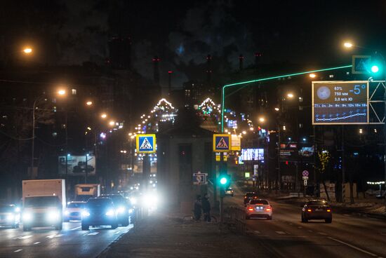 Experiment in innovative traffic signals' lighting