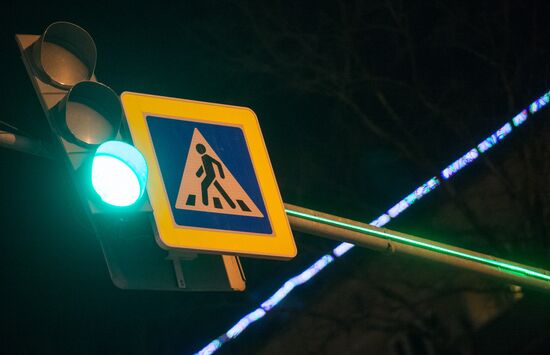 Experiment in innovative traffic signals' lighting