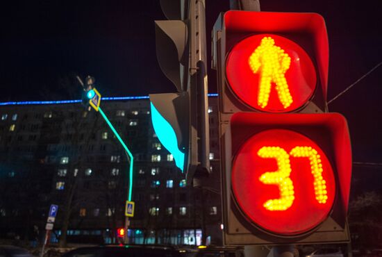 Experiment in innovative traffic signals' lighting