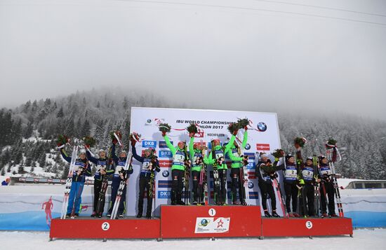 Biathlon World Championships. Women's relay