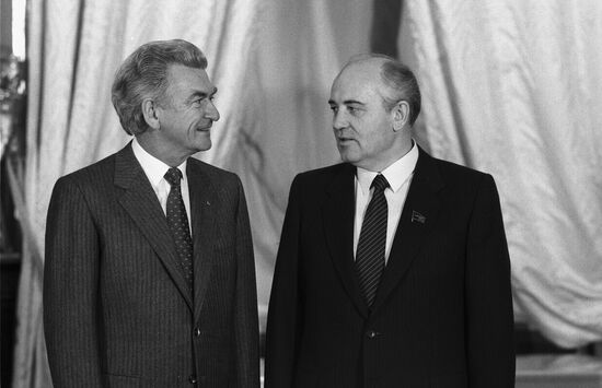 Australian Prime Minister Bob Hawke's visit to Soviet Union