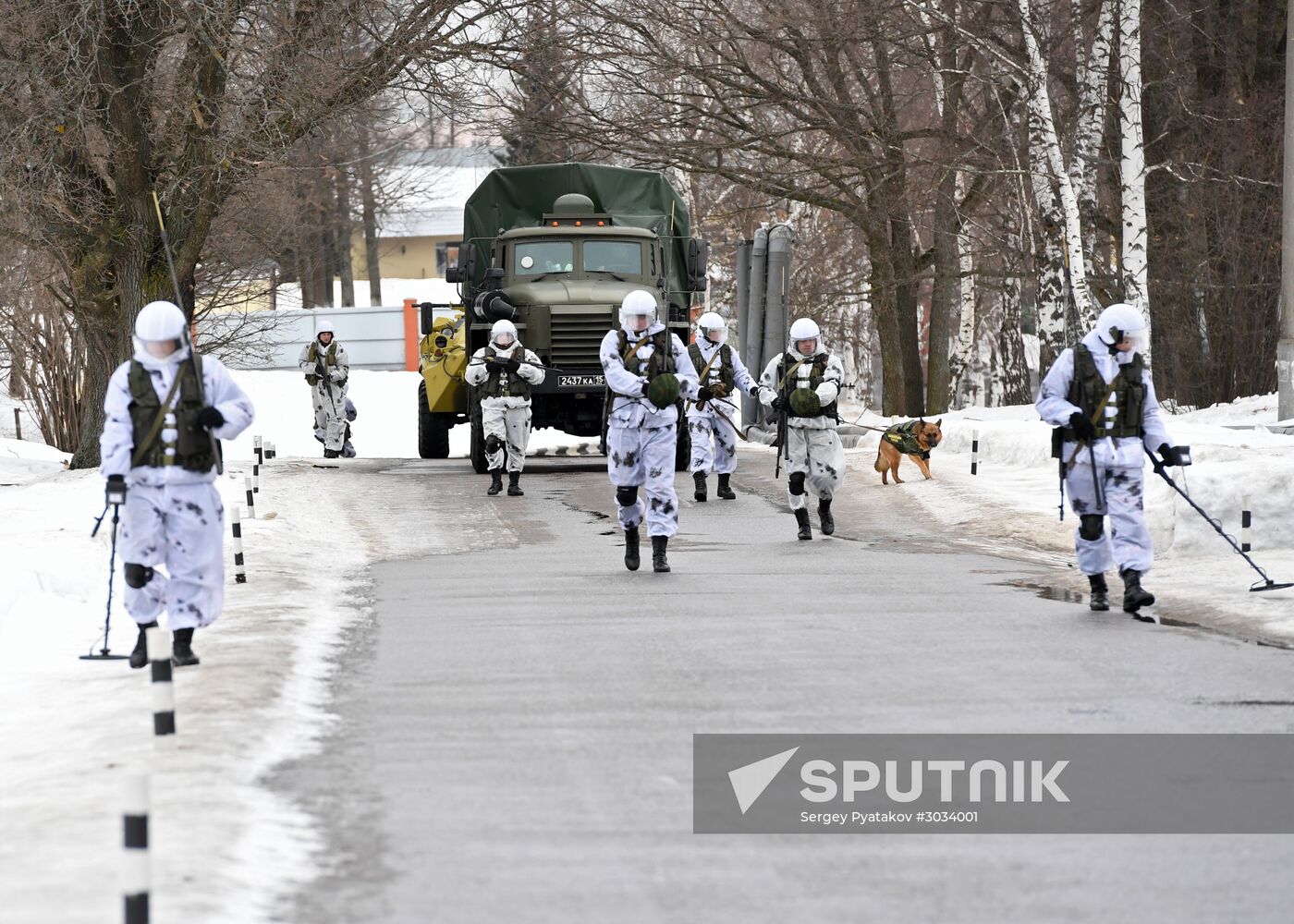 Military training course marking Defender of the Fatherland Day