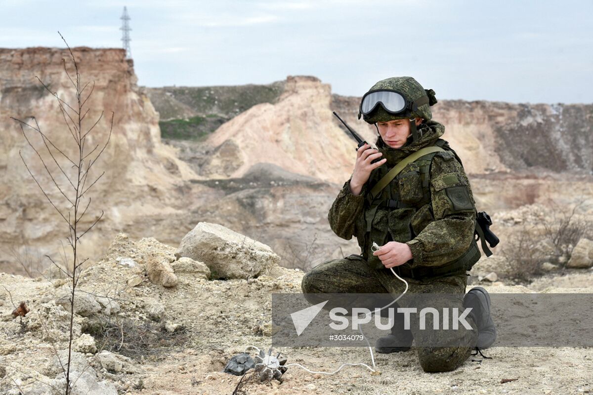 Military engineers of Russian Army's International Anti-Mine Center in Aleppo
