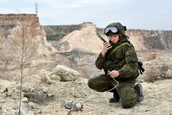 Military engineers of Russian Army's International Anti-Mine Center in Aleppo
