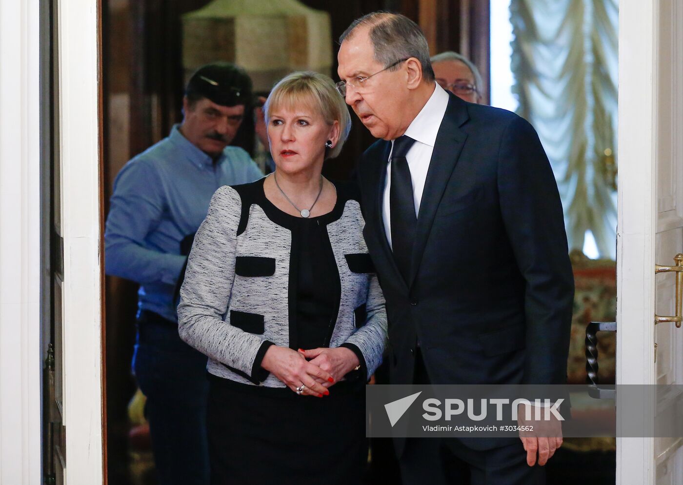Sergei Lavrov meets with several officials in Moscow