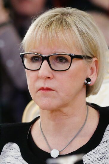 Sergei Lavrov meets with several officials in Moscow