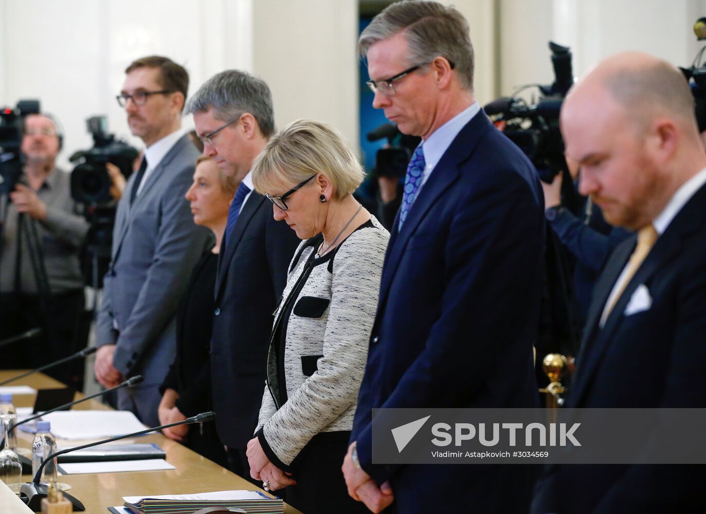 Sergei Lavrov meets with several officials in Moscow