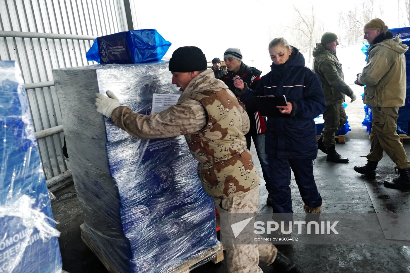 60th Russian humanitarian convoy arrives to Donetsk