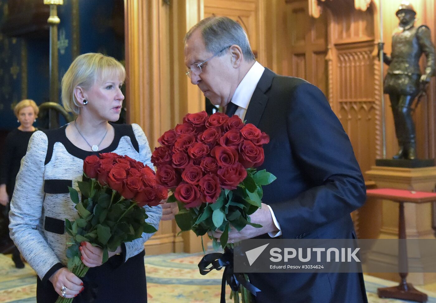 Sergei Lavrov meets with several officials in Moscow