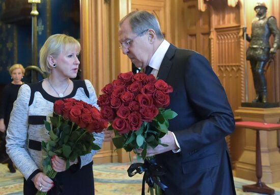 Sergei Lavrov meets with several officials in Moscow