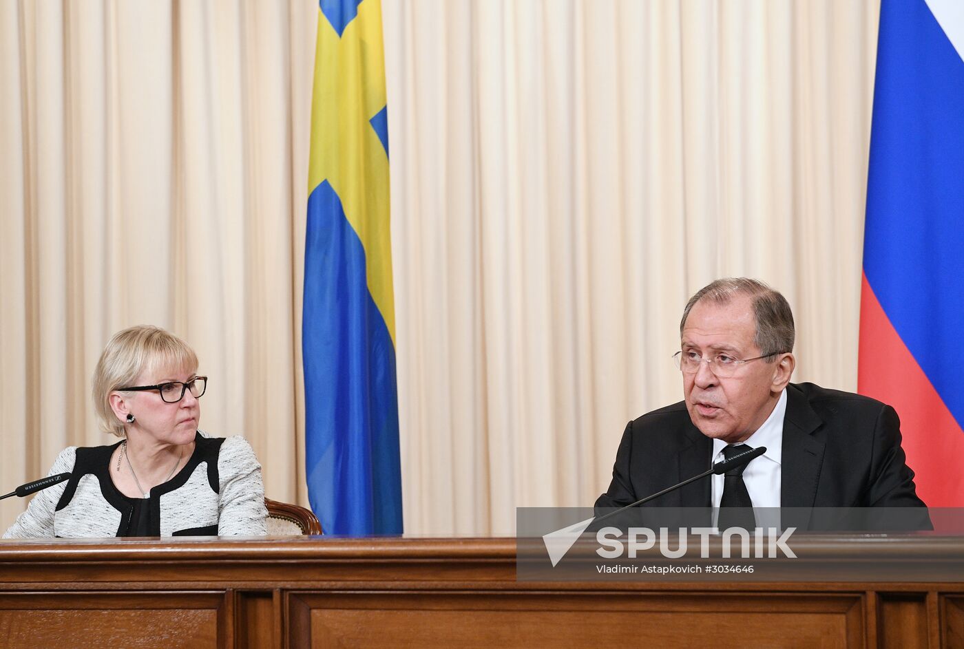 Sergei Lavrov meets with several officials in Moscow