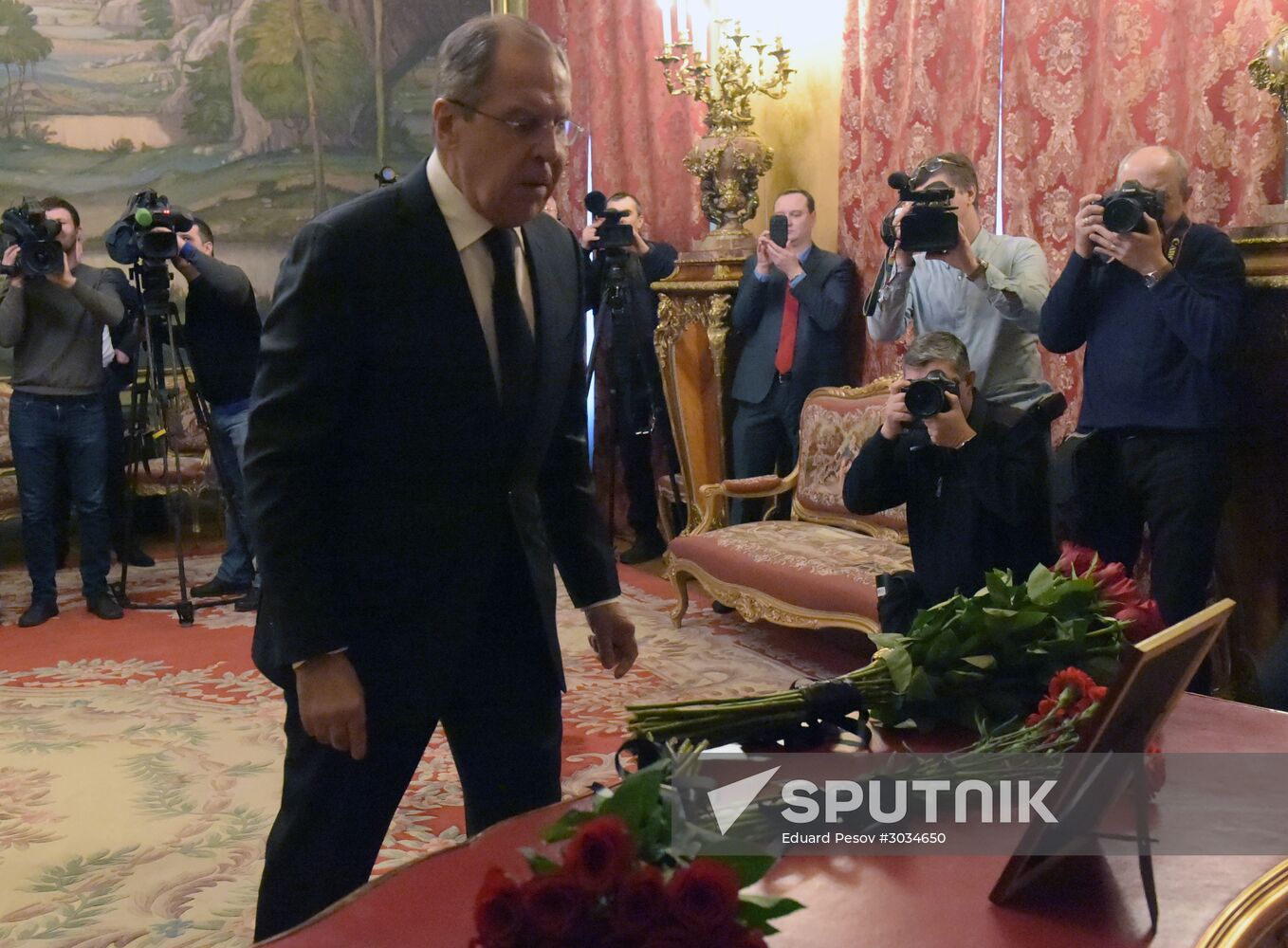 Sergei Lavrov meets with several officials in Moscow